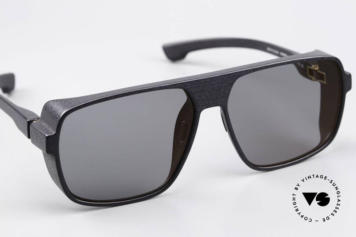 Mykita Mylon Daggoo Pitch Black Gunmetal Flash, ungetragen; 100% UV Schutz, mit MYKITA Etui, Passend für Herren