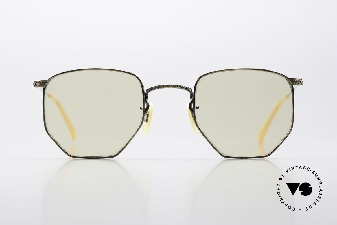 Oliver Peoples OP17 Gläser Verdunkeln Bei Sonne, 1986 gegründet; inspiriert vom 20er Art Deco Zeitalter, Passend für Herren und Damen