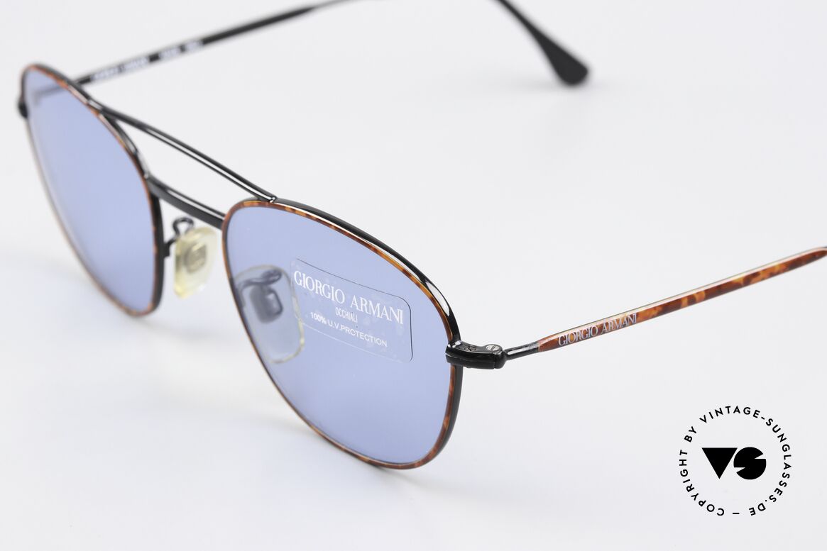 Giorgio Armani 605 Sonnenbrillen Klassiker 90er, mit Sonnengläsern in einem kräftigen Blau; 100% UV, Passend für Herren