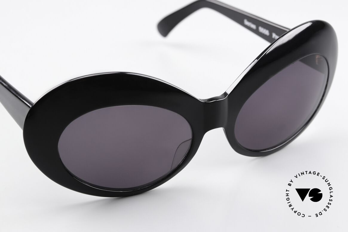 Christian Roth 5555 Jackie O Sonnenbrille 1989, 5555 = eine Cat-Eye Sonnenbrille, Azetat schwarz, Passend für Damen