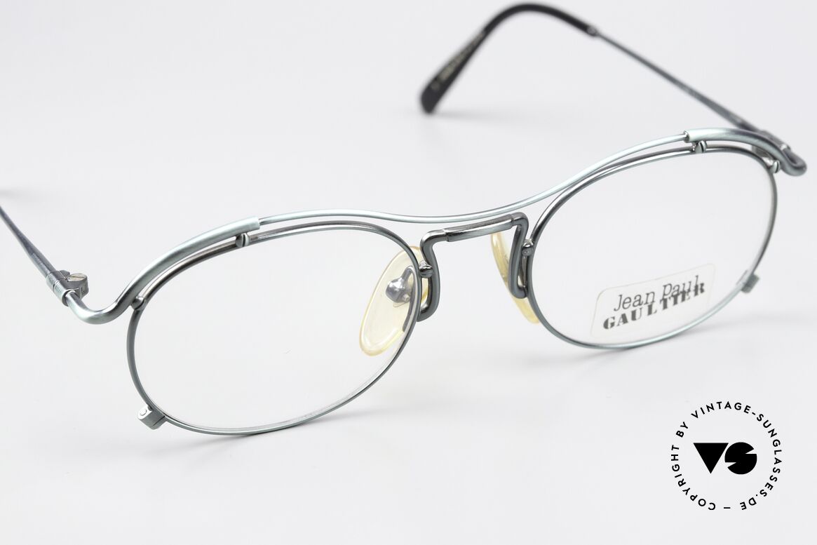 Jean Paul Gaultier 55-2170 90s Brille Tannengrün Metall, ungetragen; wie alle unsere 1990er JPG Fassungen, Passend für Herren und Damen