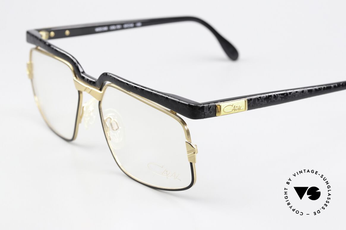 Cazal 246 Echte 90er Designer-Brille, ungetragen (wie alle unsere vintage Designerbrillen), Passend für Herren und Damen