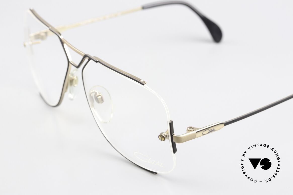 Cazal 722 Herren Designerbrille 1984, äußerst angenehm zu tragen, da 27 Gramm leicht, Passend für Herren