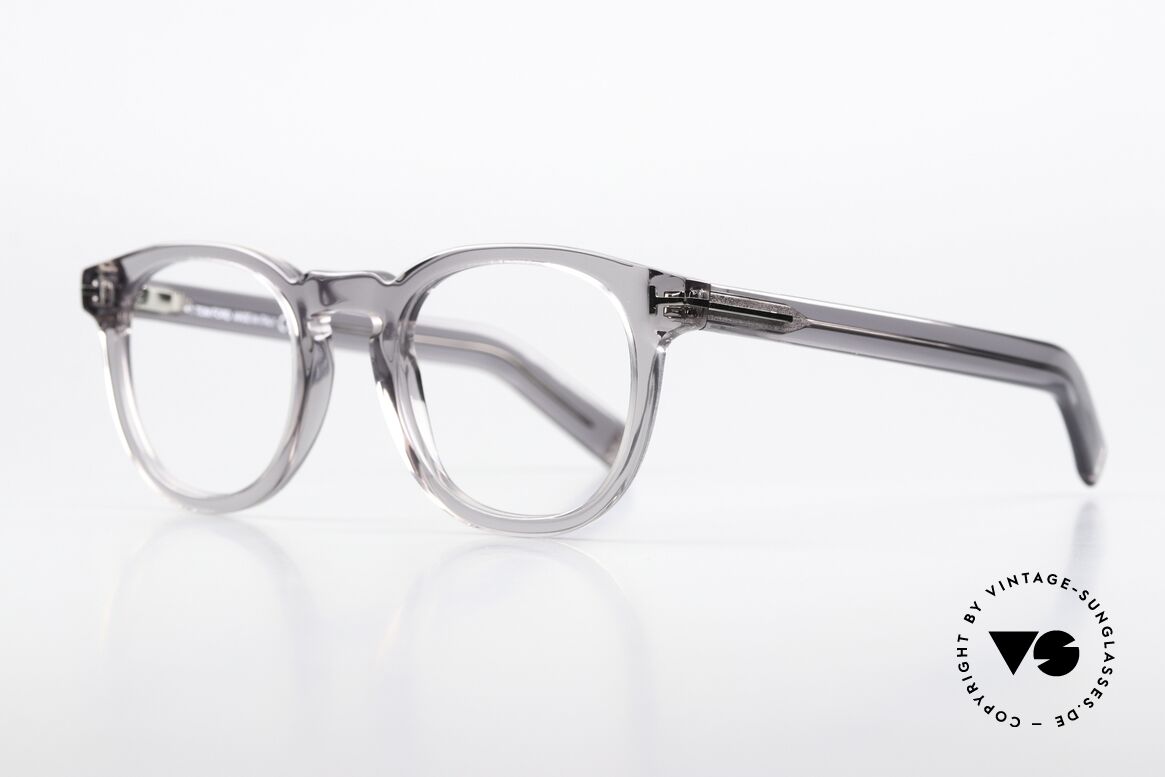 Tom Ford TF5629 Designerbrille Smoke Gray, wirklich interessante Rahmenfarbe in "smoke gray", Passend für Herren und Damen