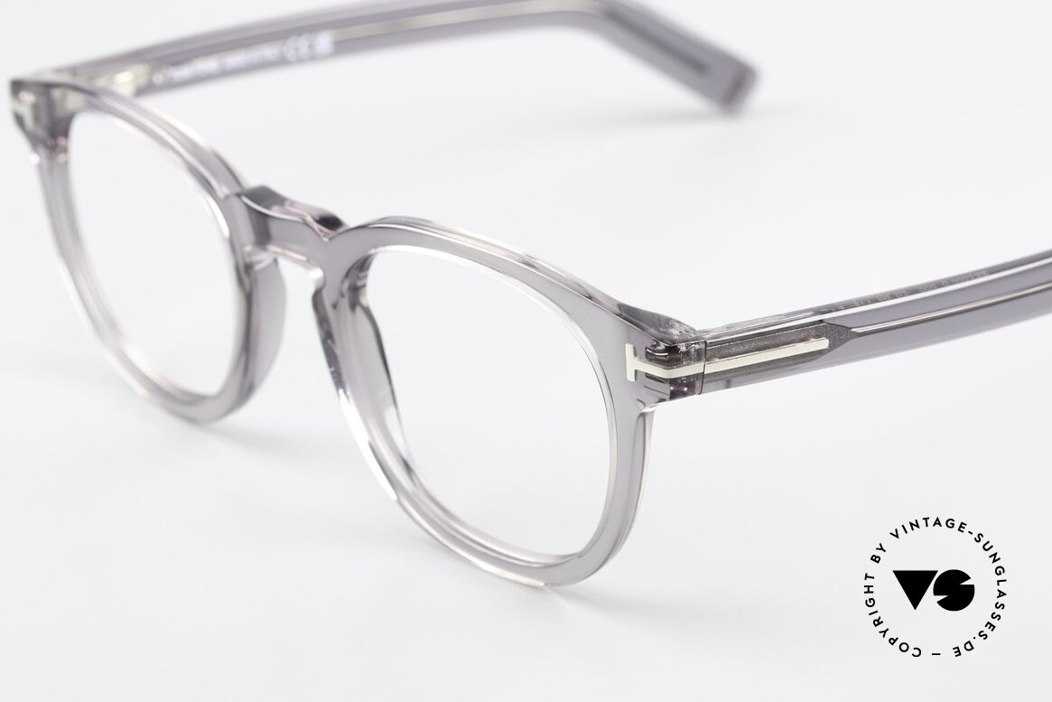 Tom Ford TF5629 Designerbrille Smoke Gray, ein ungetragenes Original der 2017er TF Kollektion, Passend für Herren und Damen