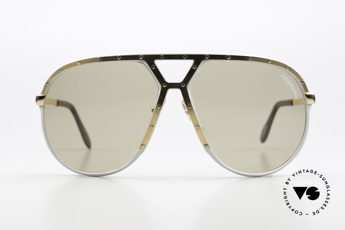 Alpina M1 80er Sonnenbrille Legende, Rahmen silber, Blende gold und Schrauben silber, Passend für Herren