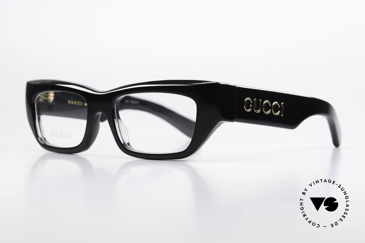 Gucci GG1297O Sehr Massive Azetat Fassung, goldener GUCCI Schriftzug auf beiden Bügeln, Passend für Herren und Damen