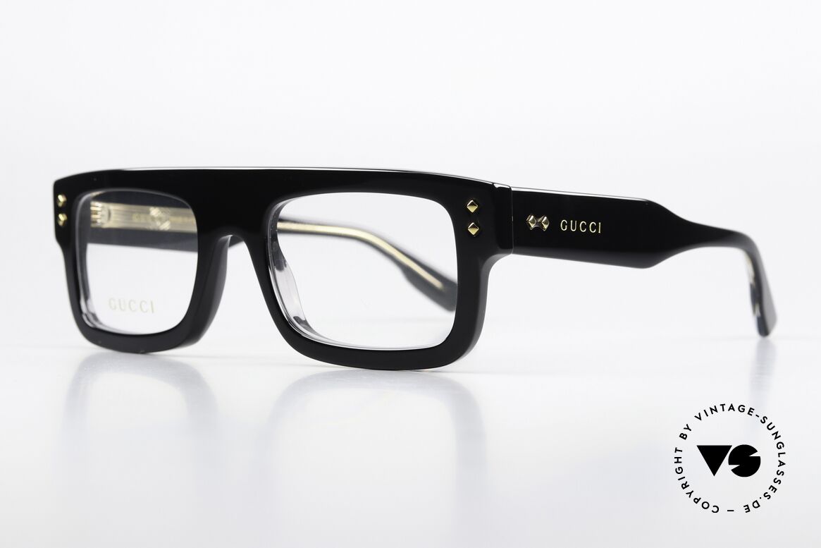 Gucci GG1085O Dicker Rahmen Logo Gold, goldener GUCCI Schriftzug auf beiden Bügeln, Passend für Herren