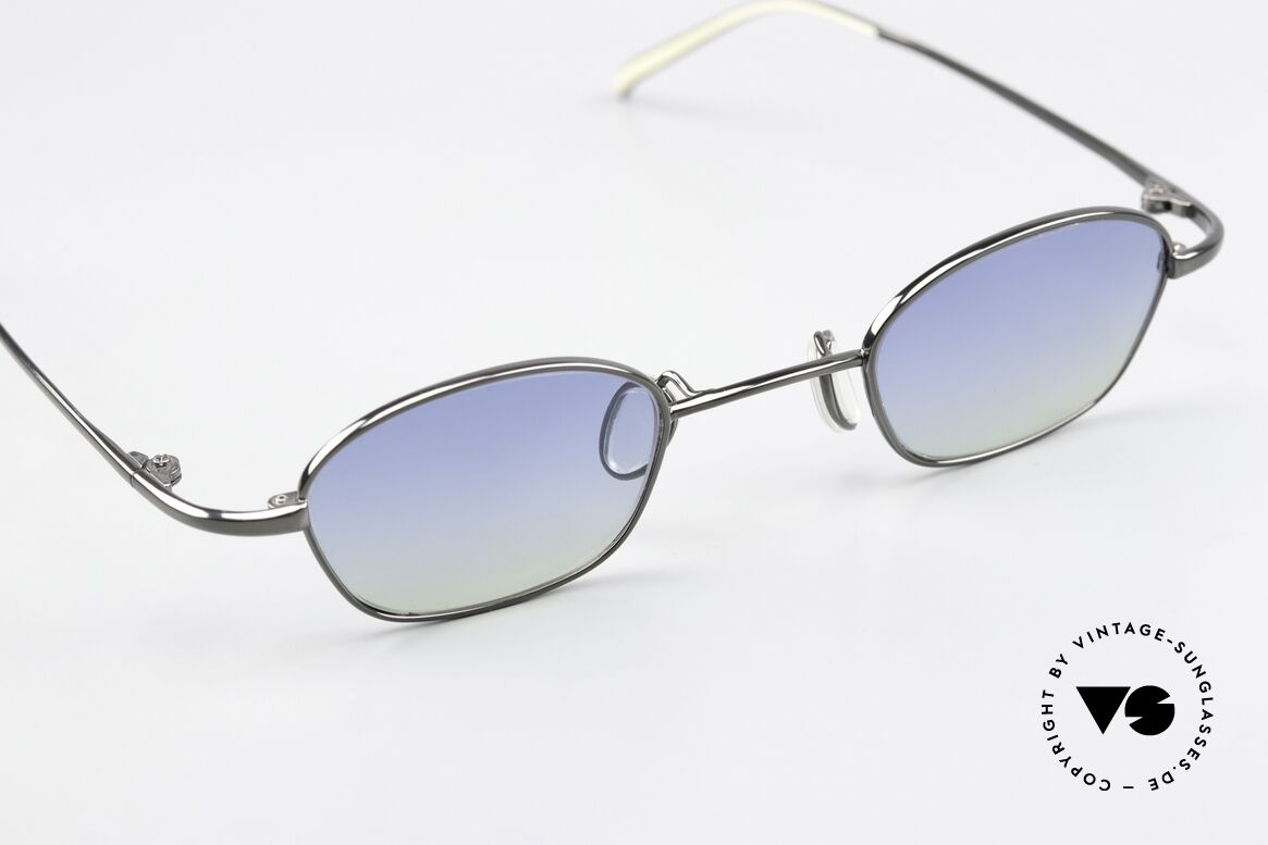 Christian Roth 14007 Pure Titanium Sonnenbrille, denn die kleine Fassung ist ideal für große Sehstärken, Passend für Herren und Damen