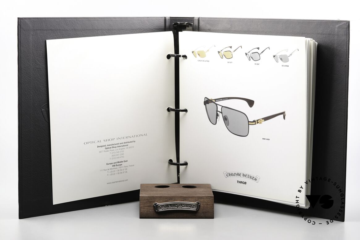 Chrome Hearts Eyewear Catalog Mit Den Fuck You Brillen, damals noch Larry Sands Firma 'OSA / OSI', Passend für Herren und Damen