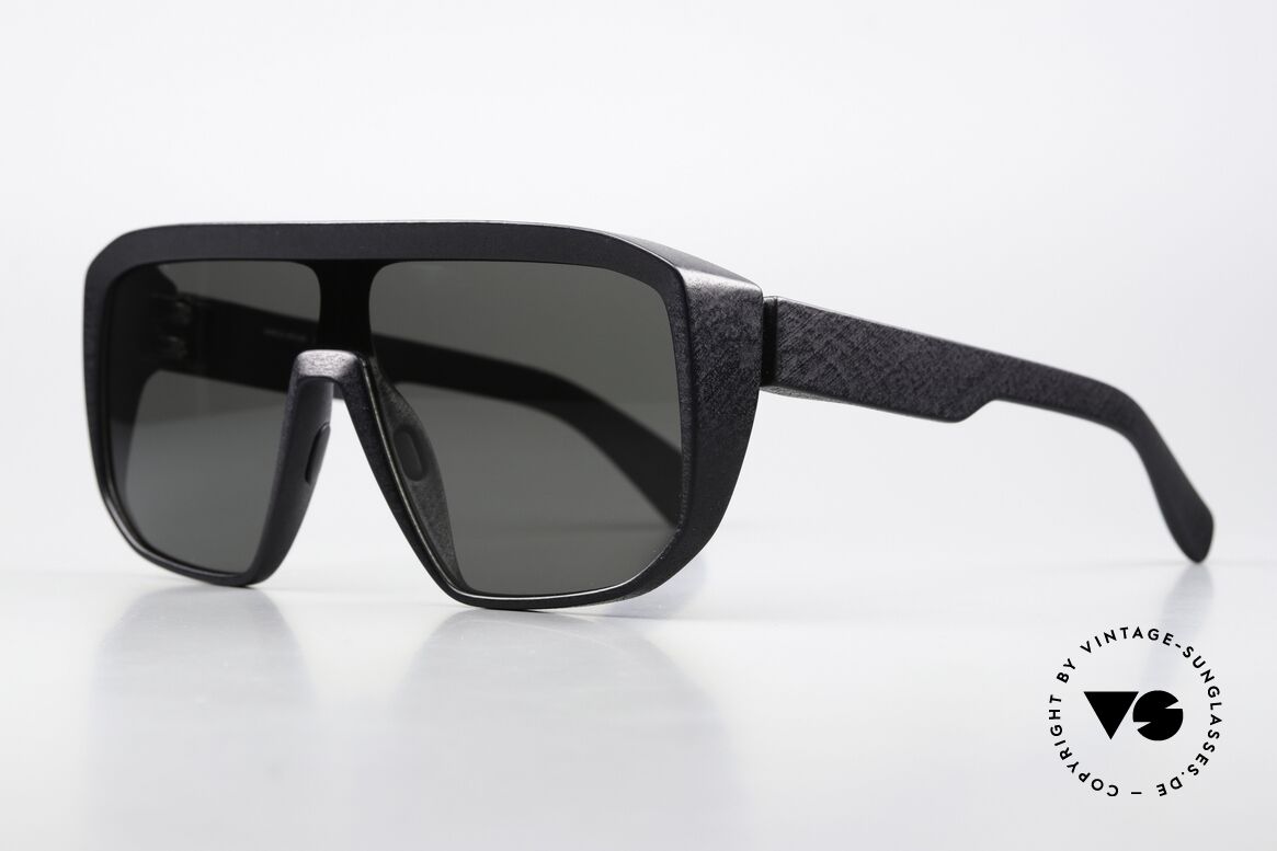 Mykita Mylon Shift High-End Zeiss Sonnengläser, Farbcode 301 = Pitch Black / Dark Grey Shield, Passend für Herren Mykita Mylon Shift High-End Zeiss Sonnengläser, Farbcode 301 = Pitch Black / Dark Grey Shield, Passend für Herren