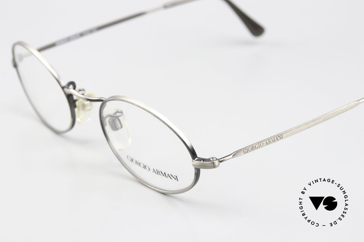 Giorgio Armani 118 Rare Alte Ovale 90er Brille, edle Rahmenlegierung in antik-silber, made in Italy, Passend für Herren