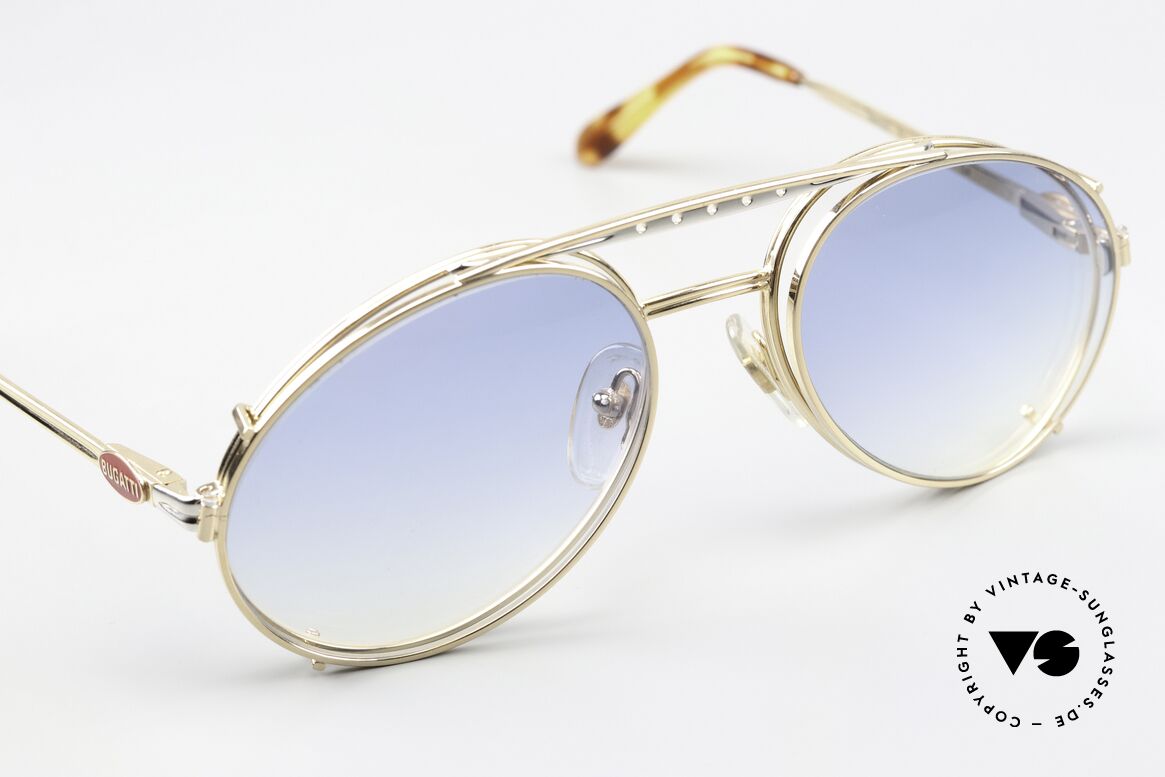 Bugatti 02908 Vintage Brille Mit Vorhänger, vergoldeter SonnenClip mit blau-Verlauf Gläsern, Passend für Herren