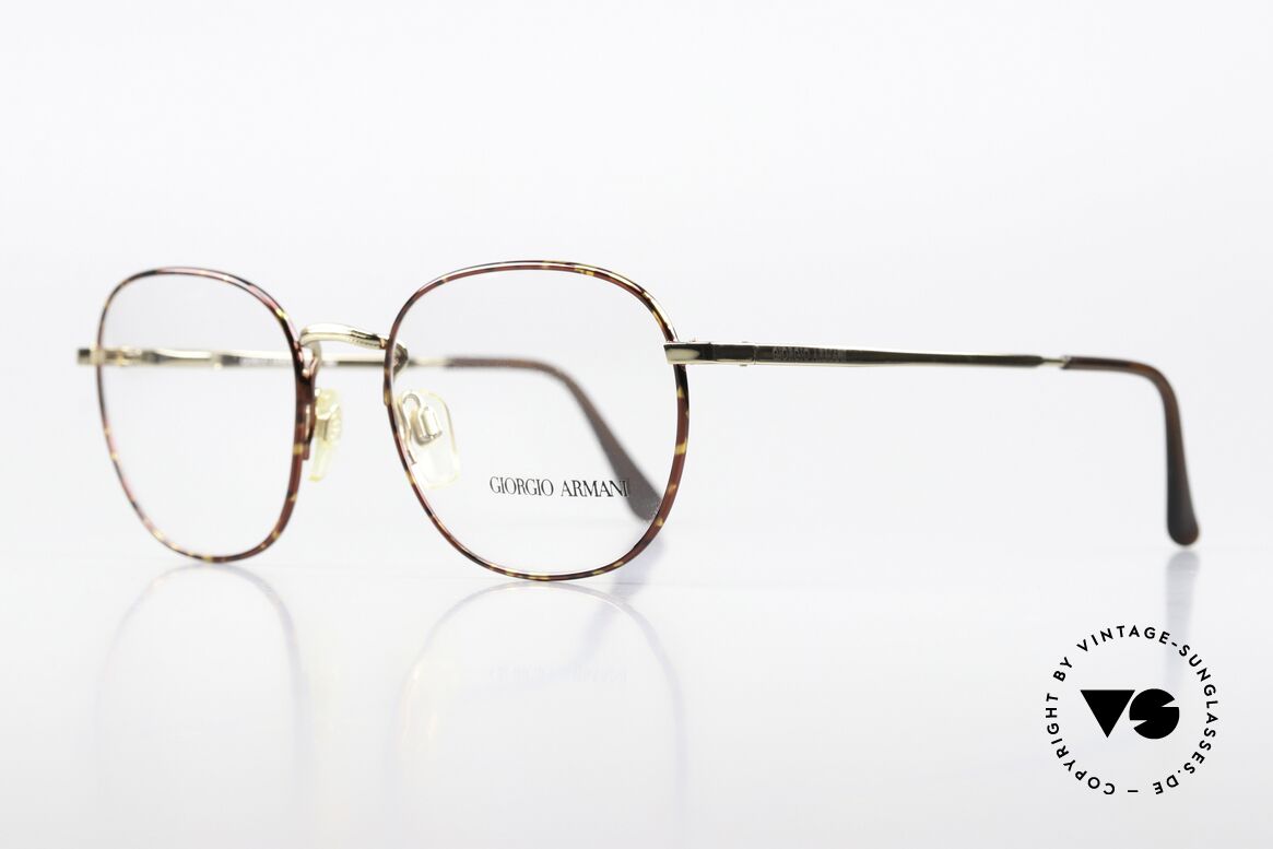 Giorgio Armani 179 90er Brille Federscharniere, elegante Rahmenlackierung in kastanienbraun / gold, Passend für Herren Giorgio Armani 179 90er Brille Federscharniere, elegante Rahmenlackierung in kastanienbraun / gold, Passend für Herren