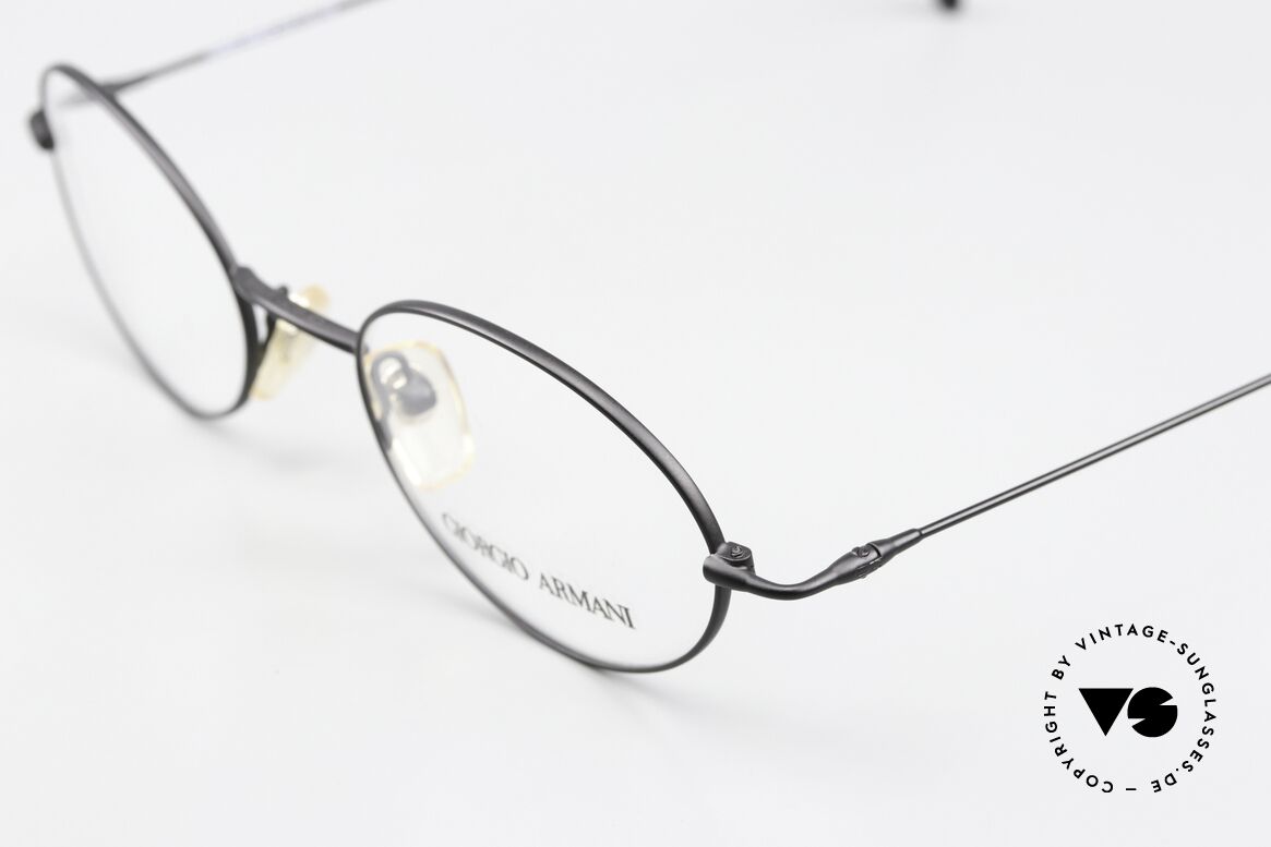 Giorgio Armani 281 90er Metallbrille Schwarz, ungetragen (wie alle unsere alten vintage Brillen), Passend für Herren und Damen Giorgio Armani 281 90er Metallbrille Schwarz, ungetragen (wie alle unsere alten vintage Brillen), Passend für Herren und Damen