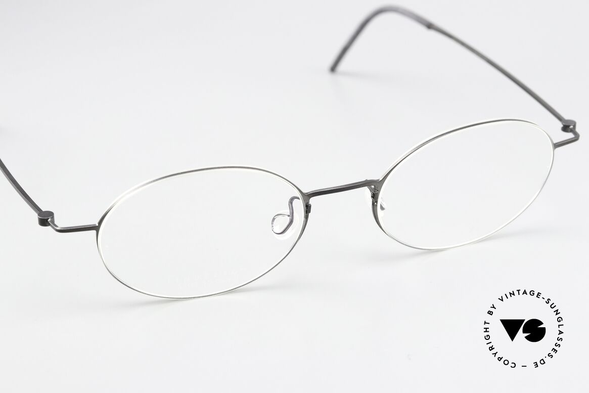 Lindberg 5503 Thintanium Dünne Titanbrille Schwarz, zeitlose ovale Brillenform für Damen & Herren zugleich, Passend für Herren und Damen