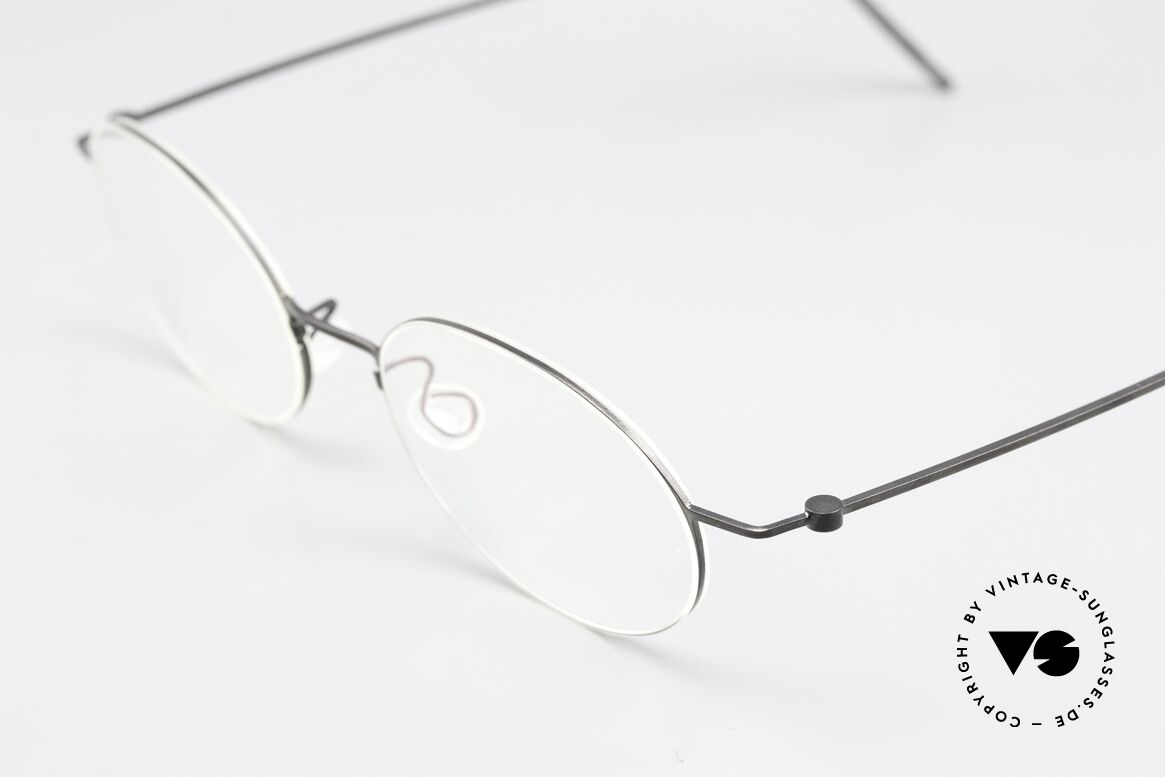 Lindberg 5503 Thintanium Dünne Titanbrille Schwarz, sehr leicht und bequem & dennoch robust und flexibel, Passend für Herren und Damen