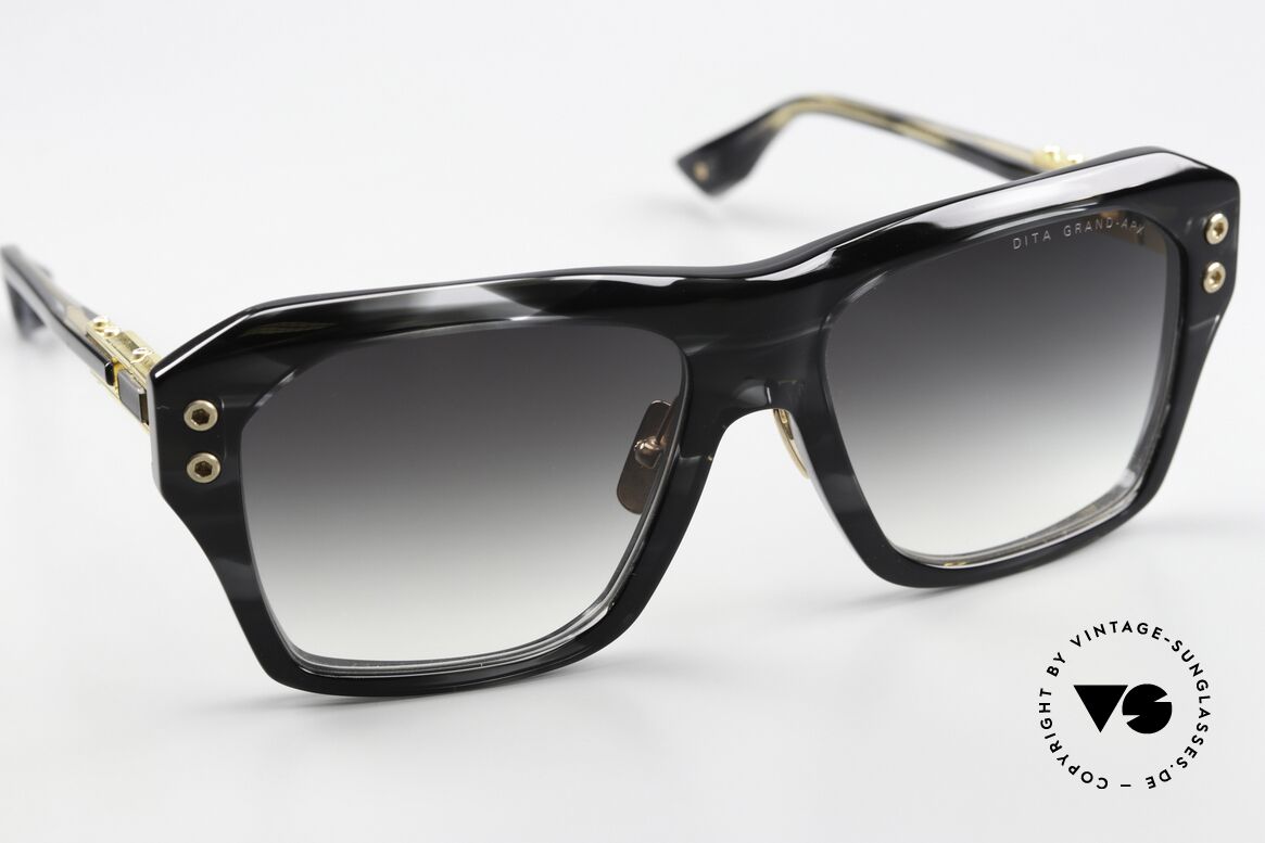 DITA Grand APX Brille Passend Zum Tattoo, Sonnengläser in grau-Verlauf (mit 100% UV Protection), Passend für Herren DITA Grand APX Brille Passend Zum Tattoo, Sonnengläser in grau-Verlauf (mit 100% UV Protection), Passend für Herren