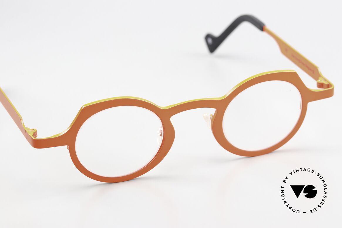 Theo Belgium Asia Titanium Brille Neon Orange, Kreation und Verarbeitung auf Spitzen-Niveau!, Passend für Herren und Damen