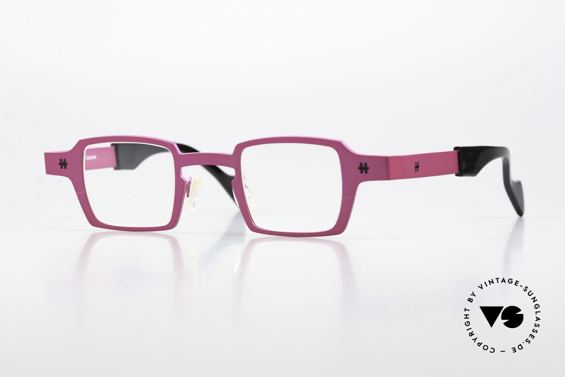 Theo Belgium Sixteen Titaniumbrille Pink Metallic, markant eckige Designerbrille v. THEO Belgium, Passend für Damen