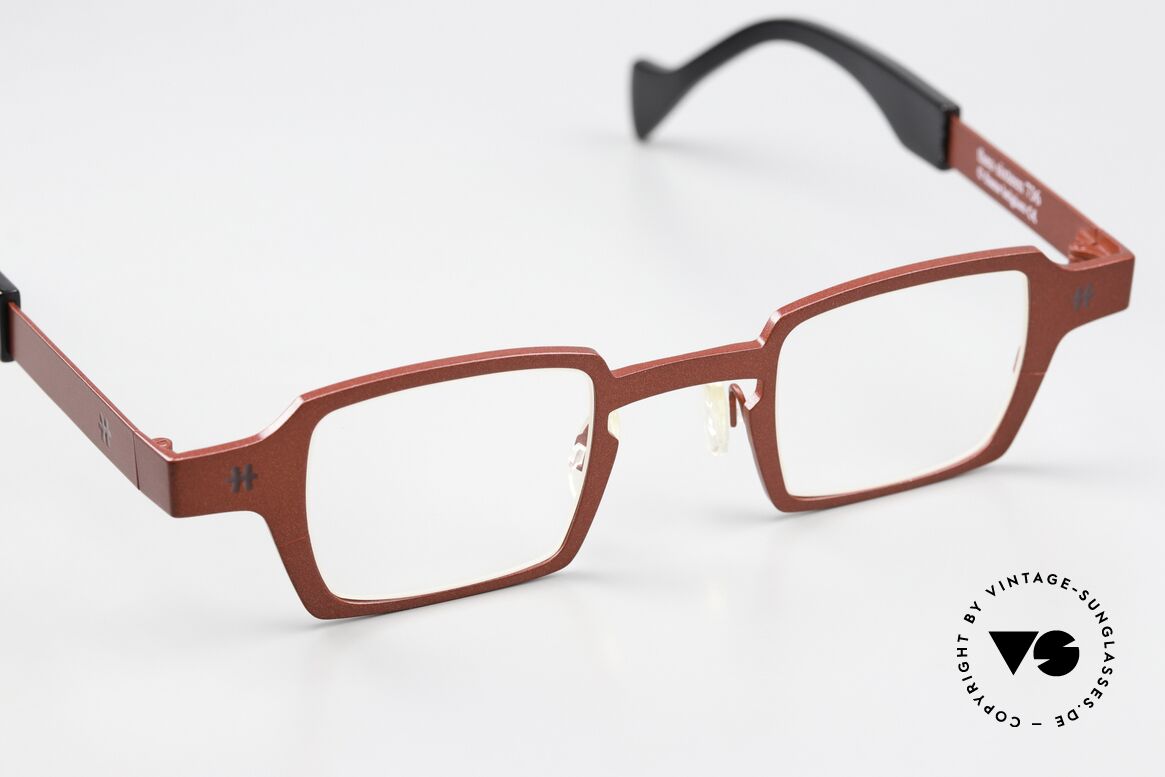 Theo Belgium Sixteen Titaniumbrille Rot Metallic, ungetragenes Modell der Theo 'TEENS' Familie, Passend für Damen