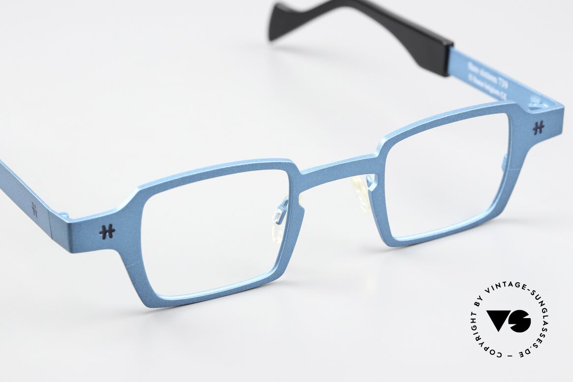 Theo Belgium Sixteen Titanbrille Türkis Metallic, ungetragenes Modell der Theo 'TEENS' Familie, Passend für Herren und Damen