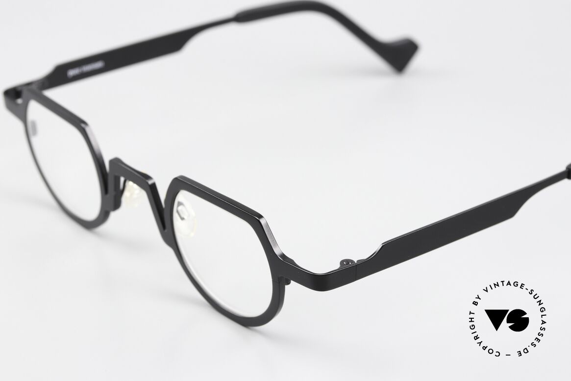 Theo Belgium Europe Titanium Brille In Schwarz, Avantgarde-Brille für Damen & Herren zugleich, Passend für Herren und Damen