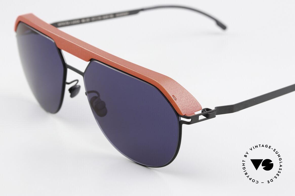 Mykita Leica ML02 Leica Red Black Deep Blue Lens, Kenner wissen um diese besondere Collaboration, Passend für Herren