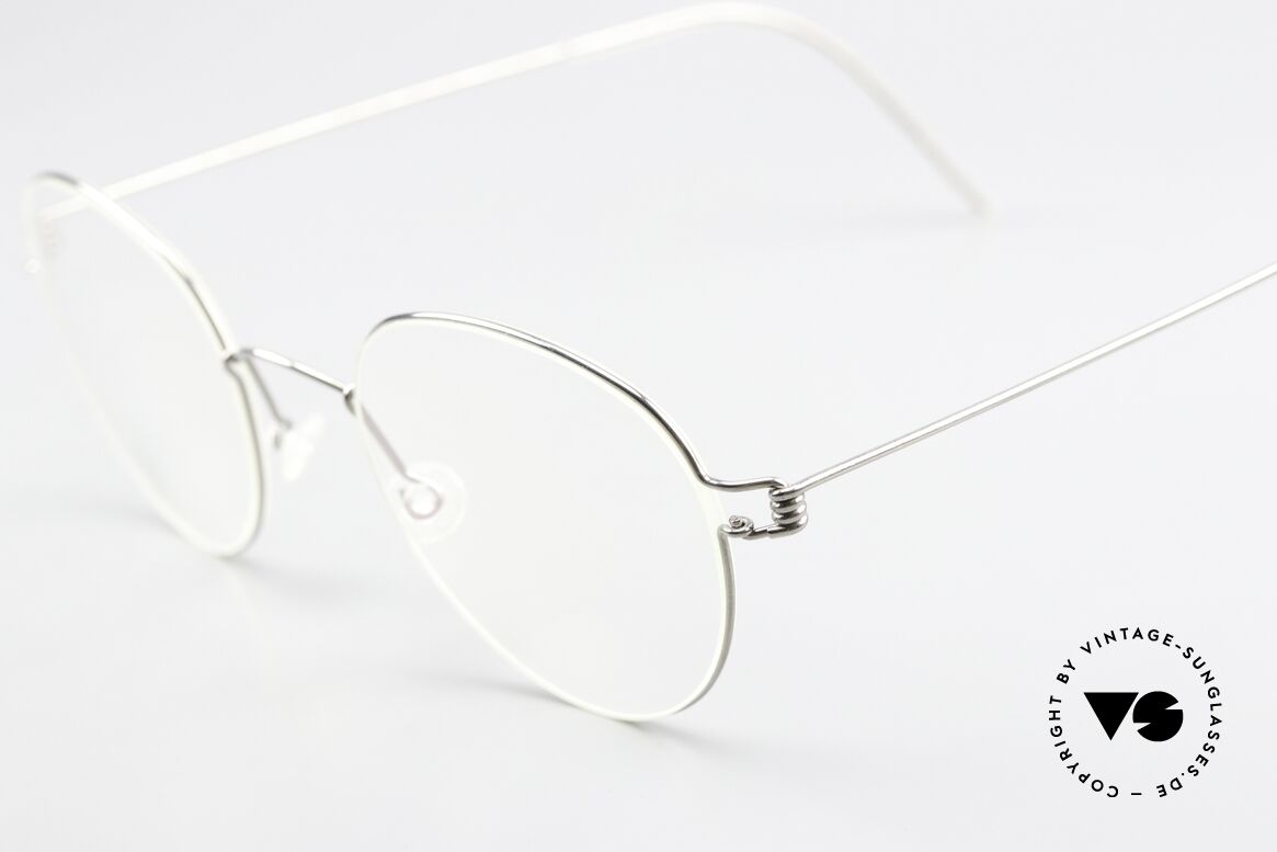 Lindberg Jackie 44 Air Titan Rim Separater Innenrand Glasring, mit separatem Innen-Rand in "blass violett transluzent", Passend für Herren und Damen Lindberg Jackie 44 Air Titan Rim Separater Innenrand Glasring, mit separatem Innen-Rand in "blass violett transluzent", Passend für Herren und Damen