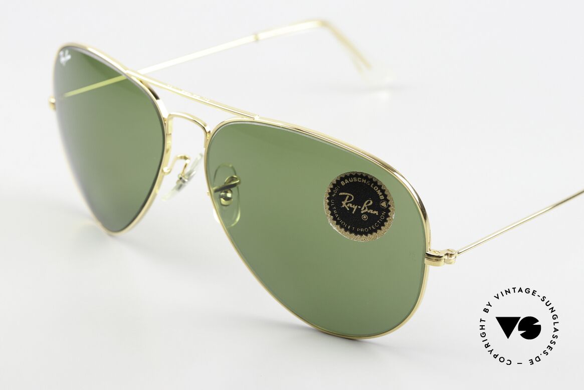Ray Ban Large Metal II 80er Pilotenbrille RB3 Aviator, goldene Fassung mit B&L Gläsern; RB3 grasgrün, Passend für Herren Ray Ban Large Metal II 80er Pilotenbrille RB3 Aviator, goldene Fassung mit B&L Gläsern; RB3 grasgrün, Passend für Herren