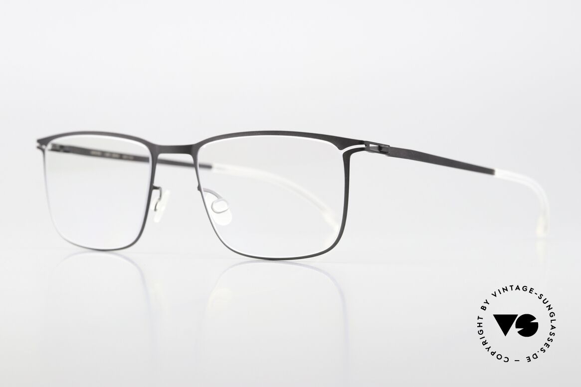 Mykita Tarje Eckige Brille Damen Und Herren, Farbe 012 "Graphite"; von 2016-18 in Berlin produziert, Passend für Herren und Damen Mykita Tarje Eckige Brille Damen Und Herren, Farbe 012 "Graphite"; von 2016-18 in Berlin produziert, Passend für Herren und Damen