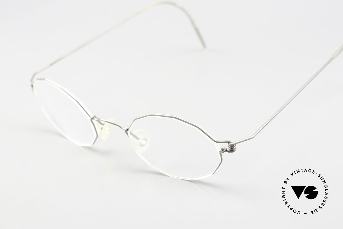 Lindberg Zeta Air Titan Rim Ovale Titanium Brille Unisex, damals vom Optiker mit +0,25 verglast als DEMO-Scheibe, Passend für Herren und Damen Lindberg Zeta Air Titan Rim Ovale Titanium Brille Unisex, damals vom Optiker mit +0,25 verglast als DEMO-Scheibe, Passend für Herren und Damen