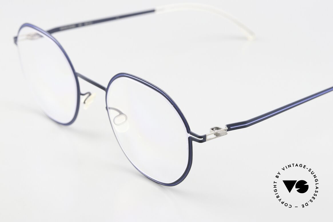 Mykita Studio 6.6 High Fashion In Navy Yale Blue, Resultat ist ein dreidimensionales grafisches Muster, Passend für Herren und Damen Mykita Studio 6.6 High Fashion In Navy Yale Blue, Resultat ist ein dreidimensionales grafisches Muster, Passend für Herren und Damen