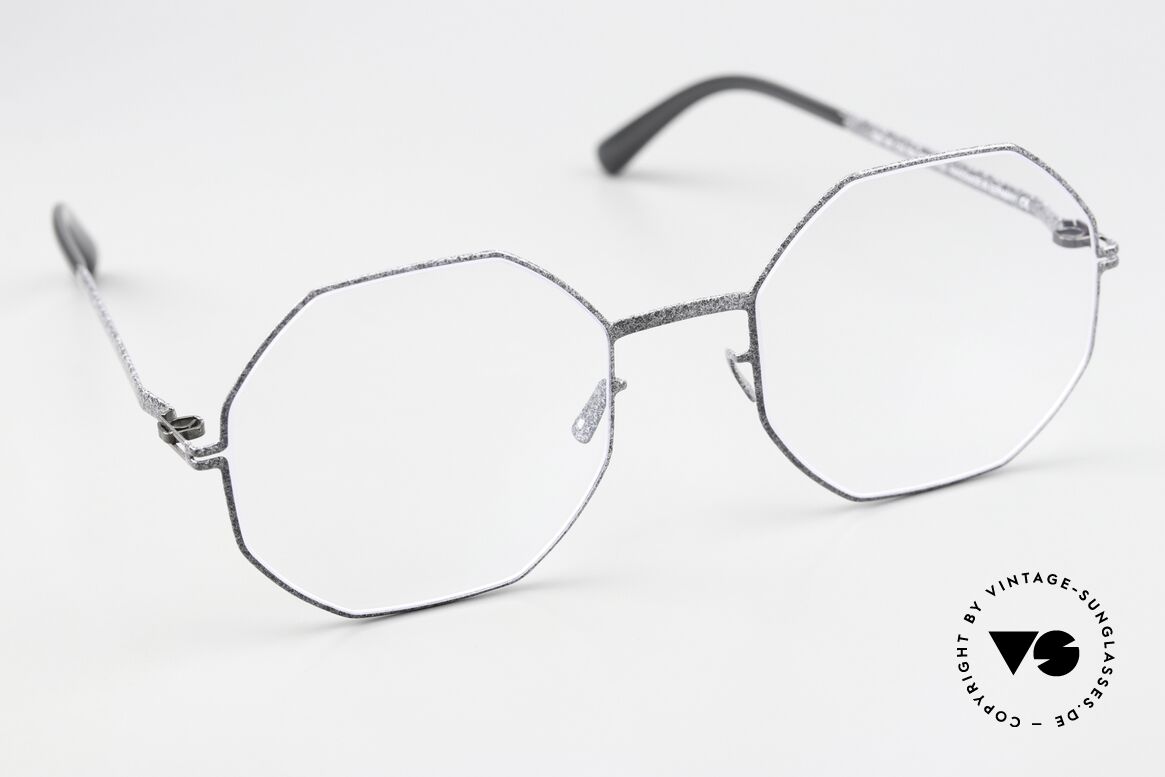 Mykita Studio 5.6 Damenbrille Mit Charakter, die STUDIO-Serie 5.6 wurde 2018 in Berlin gefertigt, Passend für Damen Mykita Studio 5.6 Damenbrille Mit Charakter, die STUDIO-Serie 5.6 wurde 2018 in Berlin gefertigt, Passend für Damen