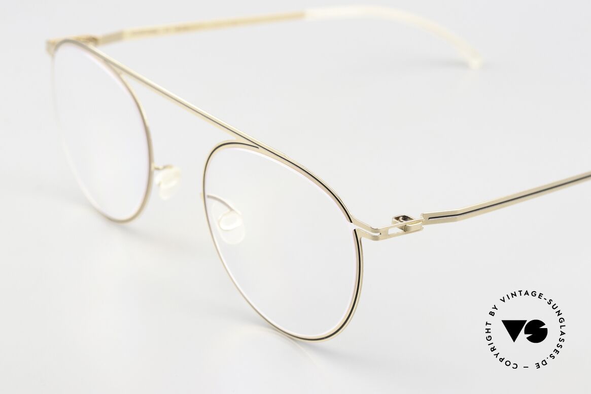 Mykita Studio 6.5 Champagne Gold Black Design, Resultat ist ein dreidimensionales grafisches Muster, Passend für Damen Mykita Studio 6.5 Champagne Gold Black Design, Resultat ist ein dreidimensionales grafisches Muster, Passend für Damen