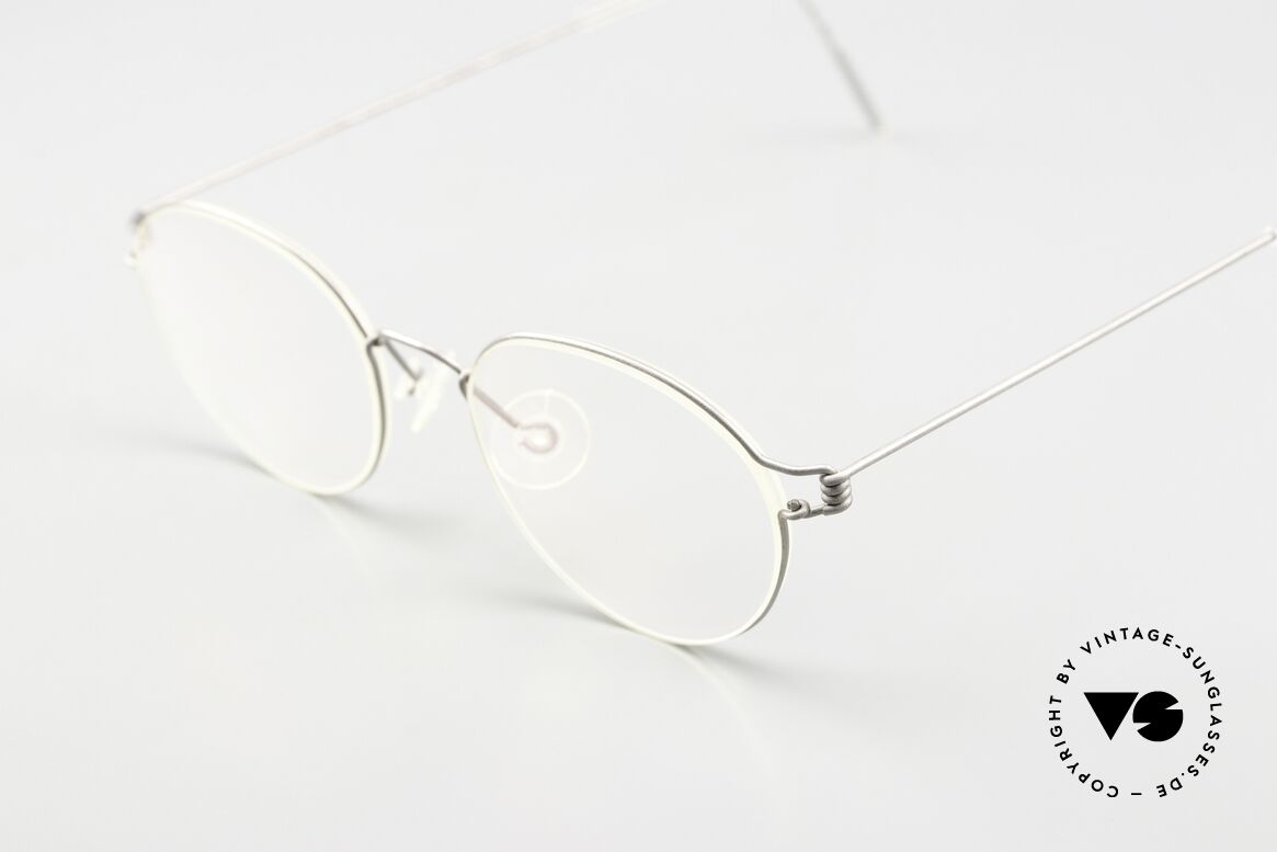 Lindberg Panto 42 Air Titan Rim Extra Kleine Brille Kinderbrille, damals vom Optiker mit +0,25 verglast als DEMO-Scheibe, Passend für Herren und Damen Lindberg Panto 42 Air Titan Rim Extra Kleine Brille Kinderbrille, damals vom Optiker mit +0,25 verglast als DEMO-Scheibe, Passend für Herren und Damen