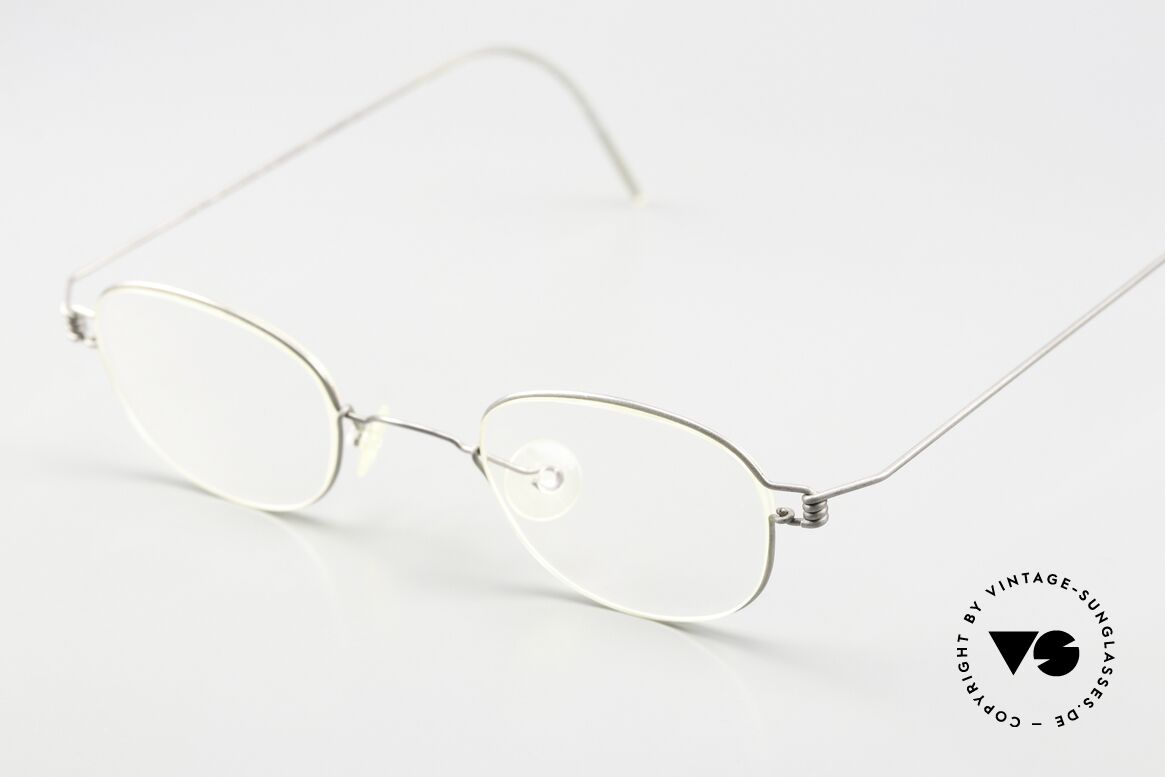 Lindberg Indus Air Titan Rim Kleine Brille Titanium Klassiker, damals vom Optiker mit +0,25 verglast als DEMO-Scheibe, Passend für Herren und Damen Lindberg Indus Air Titan Rim Kleine Brille Titanium Klassiker, damals vom Optiker mit +0,25 verglast als DEMO-Scheibe, Passend für Herren und Damen