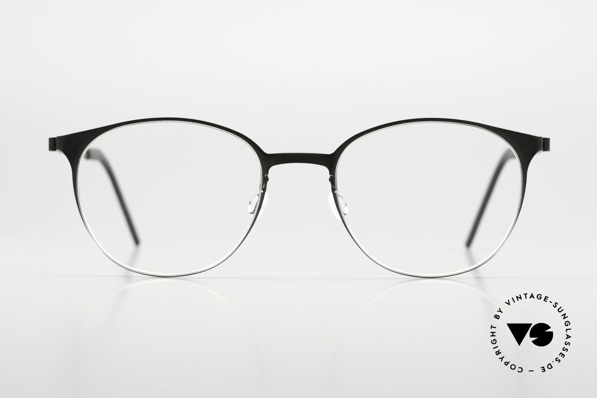 Lindberg 9556 Strip Titanium Designerbrille Schwarz Panto, Modell 9556, in Größe 49/19, Bügel 135 und Color U9, Passend für Herren und Damen Lindberg 9556 Strip Titanium Designerbrille Schwarz Panto, Modell 9556, in Größe 49/19, Bügel 135 und Color U9, Passend für Herren und Damen
