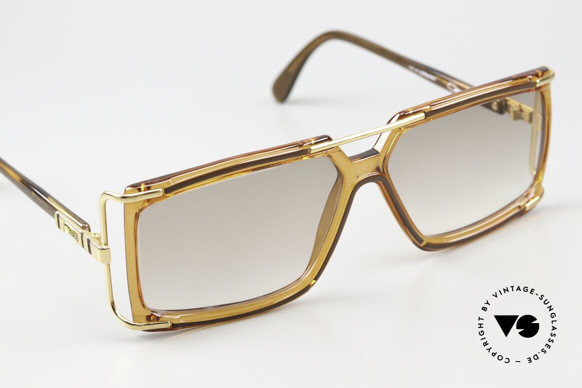 Cazal 638 Vintage Brille Eckig HipHop 80er, leicht getönte Sonnengläser; daher auch abends tragbar, Passend für Herren und Damen Cazal 638 Vintage Brille Eckig HipHop 80er, leicht getönte Sonnengläser; daher auch abends tragbar, Passend für Herren und Damen