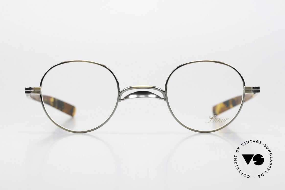 Lunor Swing A 32 Panto Antik Gold Und Silberner Steg, kostbare Fassung in ANTIK-GOLD mit Acetat-Bügeln, Passend für Herren und Damen Lunor Swing A 32 Panto Antik Gold Und Silberner Steg, kostbare Fassung in ANTIK-GOLD mit Acetat-Bügeln, Passend für Herren und Damen
