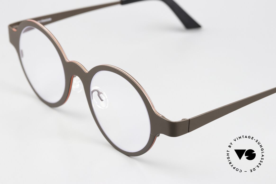 Theo Belgium Eye-Witness YZ Bicolor Titanium Designerbrille, die Titaniumfassung ist zweifarbig (braun & rot), Passend für Herren und Damen Theo Belgium Eye-Witness YZ Bicolor Titanium Designerbrille, die Titaniumfassung ist zweifarbig (braun & rot), Passend für Herren und Damen