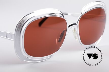 Christian Dior 1208 Vintage 70er Sonnenbrille, verchromter Rahmen mit knalligen Gläsern in 3D-Rot, Passend für Damen