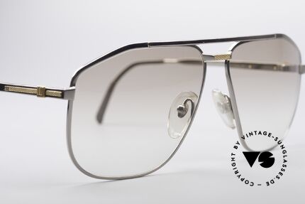 Dunhill 6096 Titanium Fassung 18kt Echtgold, Dekor ist 18kt Echtgold & nur ganz leicht getönte Gläser, Passend für Herren