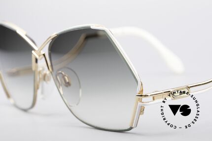 Cazal 226 Außergewöhnliche Sonnenbrille, 80er Rahmen (W.Germany), 90er = made in Germany, Passend für Damen
