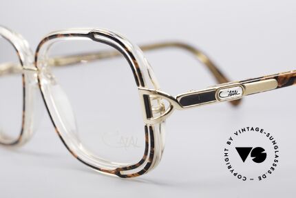Cazal 320 80er West Germany Brille, ungetragen (wie alle unsere Cazal Brillenfassungen), Passend für Damen