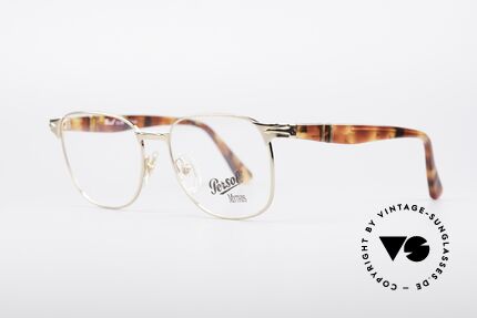 Persol Elios 90er Vintage Brille, zeitloses Design in eleganter Farbgebung, Passend für Herren Persol Elios 90er Vintage Brille, zeitloses Design in eleganter Farbgebung, Passend für Herren