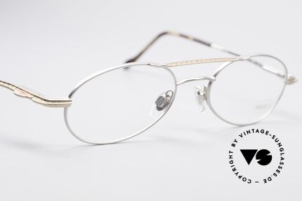 Bugatti 22939 90er Herren Luxusbrille, zudem Federgelenke und sehr leicht (Titanium), Passend für Herren