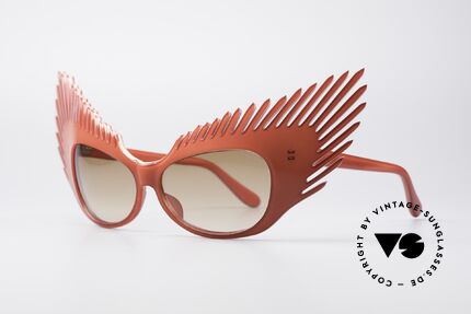 Alain Mikli MYSTERY Haute Couture Vintage Brille, die Rahmenform erinnert an Flügel oder auch Federn, Passend für Damen