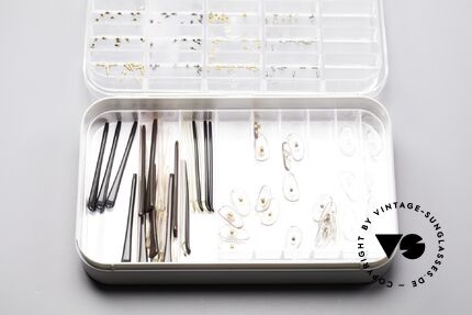 Christian Dior Service Kit Optyl Box Vintage Brille, beinhaltet: Schrauben, Nasenstege, Bügelenden, Passend für Herren und Damen