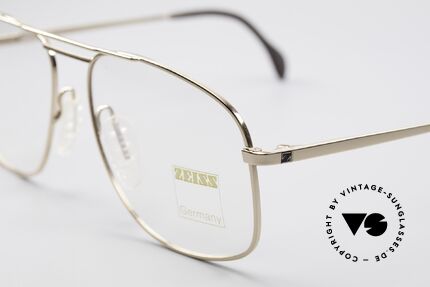Zeiss 5958 Original Alte 90er Brille, ungetragen (wie alle unsere alten Brillen von Zeiss), Passend für Herren Zeiss 5958 Original Alte 90er Brille, ungetragen (wie alle unsere alten Brillen von Zeiss), Passend für Herren